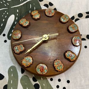 Vintage 80s wooden walnut  clock